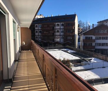 Spacious 3'5 room apartment at the foot of the slopes - Photo 1