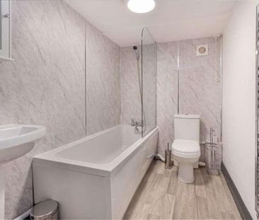 Double Room, Bromyard Road, Worcester, WR2 - Photo 4