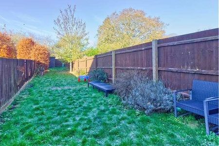 Towcester - Spacious Bed,. Bath Home In Courtyard Style Development, NN12 - Photo 4