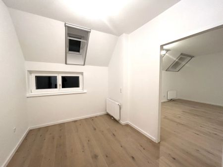 1190! Generalsanierte 2-Zimmer Wohnung mit neuer Küche ab Dezember 24! - Photo 3