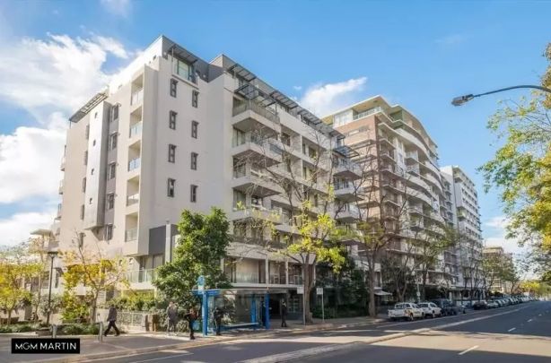 MGM MARTIN - ONE BEDROOM APARTMENT - Photo 1