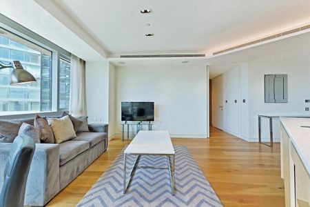 Stunning 1 bedroom apartment in Canaletto Tower, EC1V - Photo 4