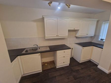 2 bedroom semi-detached house to rent - Photo 3