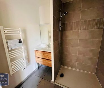 Location Appartement 2 pièces 47m² WAMBRECHIES 59118 - Photo 3