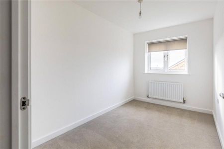 3 bedroom house to rent Sickle Drive, Wellingborough, Northamptonshire, NN8 - Photo 2