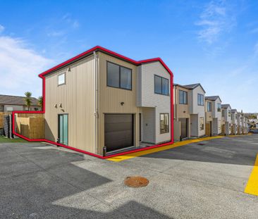 4-Bedroom Family Home in Massey - Photo 6