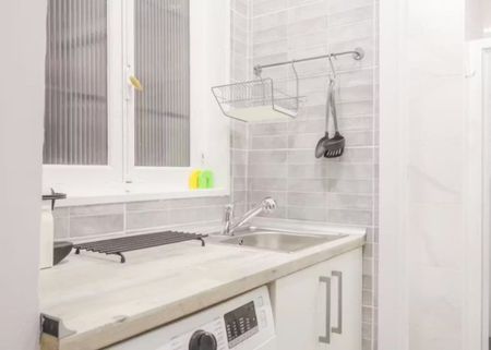 Calle de Embajadores, Madrid, Community of Madrid 28012 - Photo 5