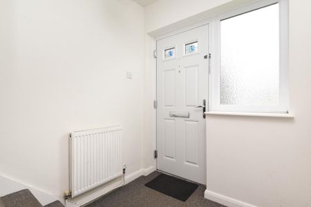 2 bedroom semi-detached house to rent - Photo 2
