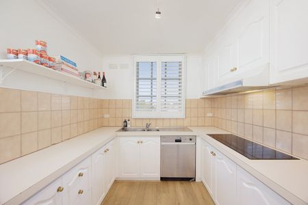 2/8 William Street, South Yarra VIC 3141 - Photo 5
