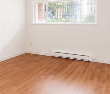 2½ à Louer – Jardins Du Roy SEC, App. 9 - Photo 3