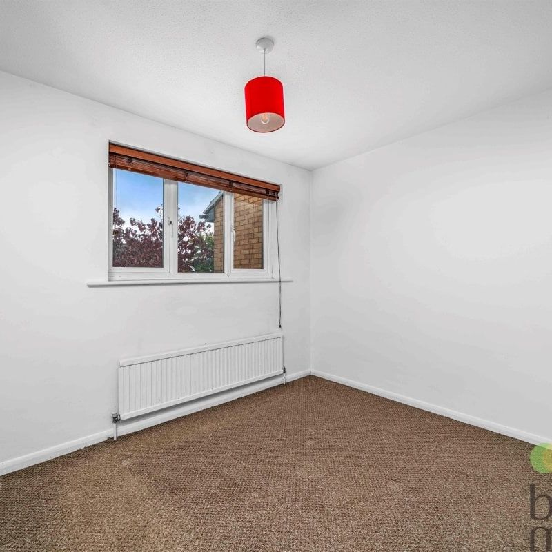 Marshalls Close - Photo 1