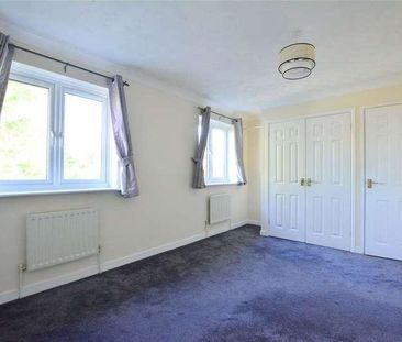 Hainault Street, London, SE9 - Photo 2