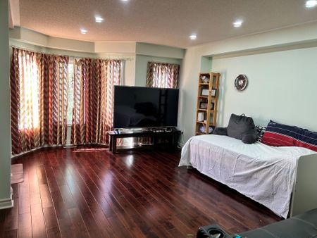 For Lease - 83 Cornell Park Avenue, Markham, Ontario - Photo 4