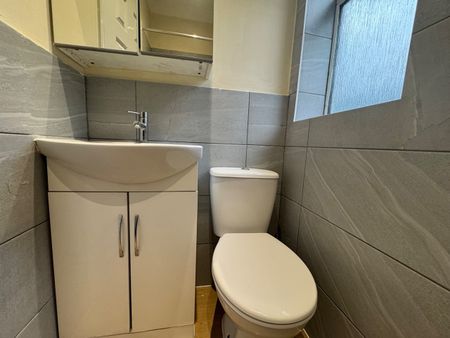 1 Bed Flat, Devonshire Road, HA1 - Photo 2