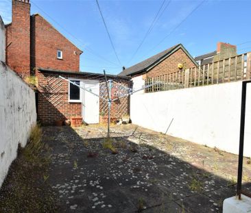 4 bedroom terraced house to rent - Photo 5