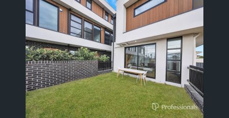 2 Bedroom Townhouse in Prime Reservoir Location - Photo 3