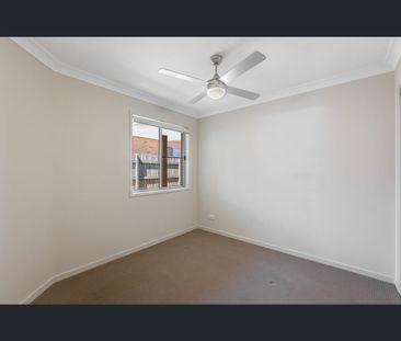 2/104 Rowbotham Street, Rangeville, Qld 4350 - Photo 3