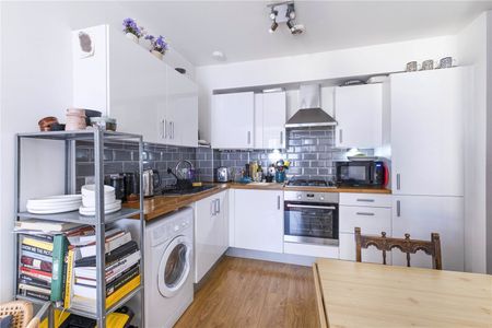 New Cross Road, London, SE14 6TQ - Photo 4