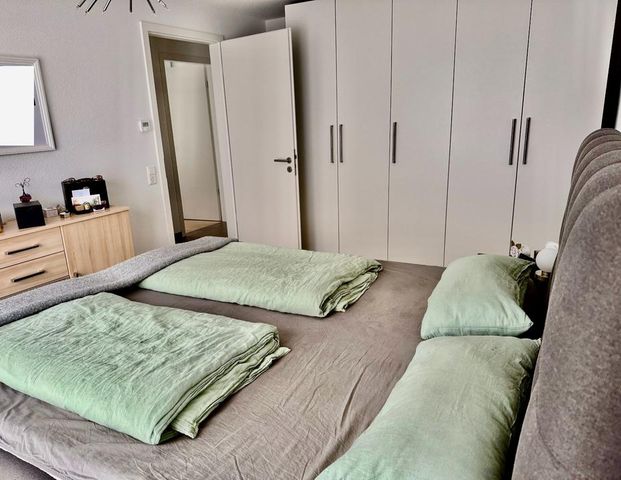 Neubau 4,5-Zi Wohnung mit Balkon inkl. Küche & 2 Tiefgaragenpl. - Photo 1
