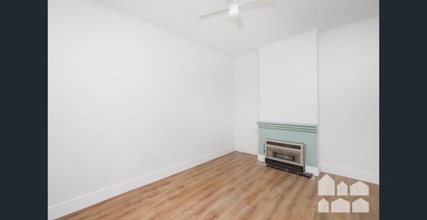 NEWLY UPDATED HOME, ENJOY THE YARRAVILLE LIFESTYLE - Photo 1