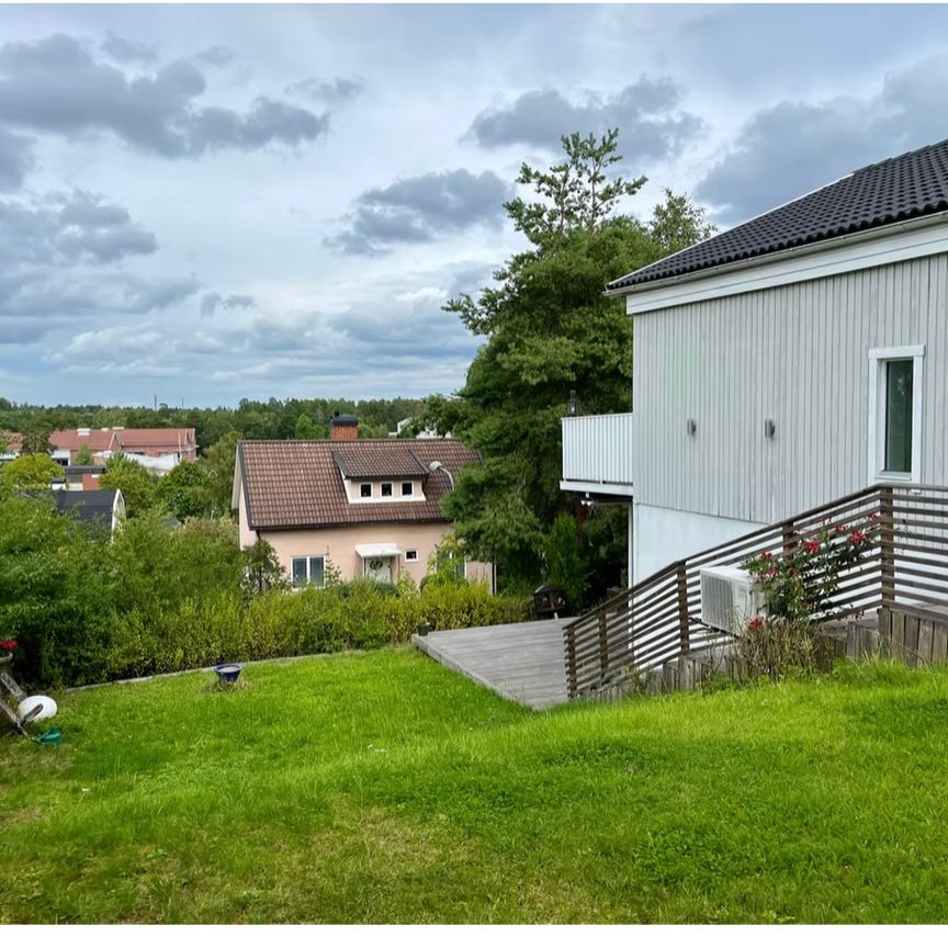 Tibastvägen, Hässelby - Foto 1