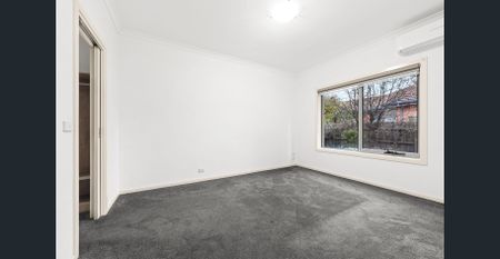 Bright, modern space! - Photo 3