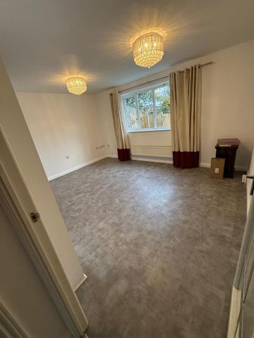 4 bedroom terraced house to rent - Photo 3