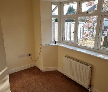 2 bedroom semi-detached house to rent - Photo 5
