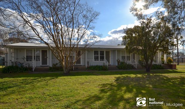 STUDIO LIVING CLOSE TO TOWN - Photo 1