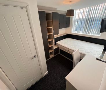 4 bedroom terraced house to rent - Photo 2