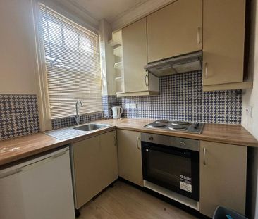 Studio to rent - Photo 2