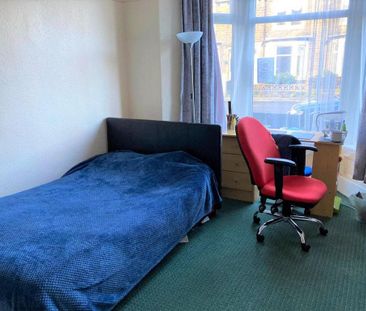 4 bedroom private hall to rent - Photo 5