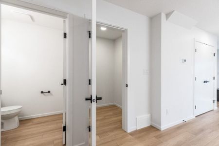 Edmonton Unfurnished townhouse Rental in Parkdale - BRAND NEW Modern Main-floor with Quartz Kitchen & Direct Transit Access - Photo 5