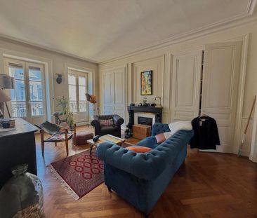 Location Appartement 6 pièces 160m² LYON 6ème - Photo 2