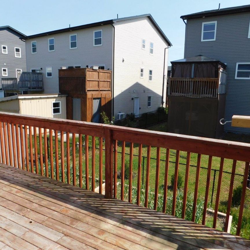 FOR RENT – 142 Honeygold Drive, Halifax, Nova Scotia - Photo 1