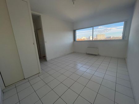 TOULOUSE / Location Appartement 1 Pièce 28 m² - Photo 3