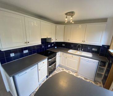 2 bedroom semi-detached house to rent - Photo 5