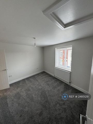 2 bedroom terraced house to rent - Photo 3