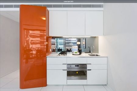 LUXURY ONE BEDROOM APARTMENT | Unfurnished - Photo 3