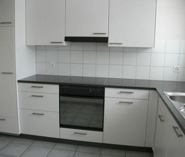 Stilvolle 3.5 Zimmerwohnung mit grosser Terrasse und En-Suite Bad - Photo 4