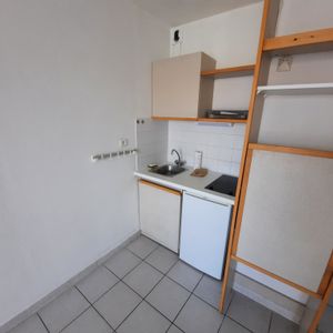 Location Appartement 1 pièce 20m² MARSEILLE 5ème - Photo 2