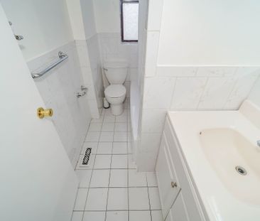 For Lease - 1378 Danforth Avenue Unit# 2, Toronto, Ontario - Photo 4