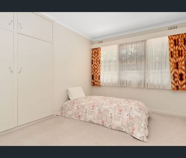 Walk to FHS Leafy Street Light & Bright - Photo 4