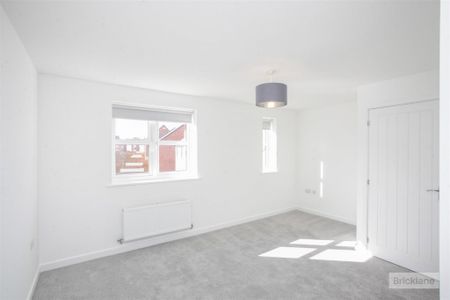 2 bed House - Semi-Detached To Let - Photo 3