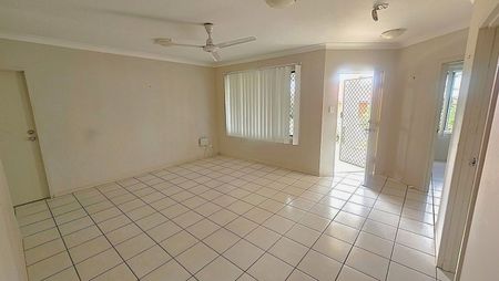 LARGE FAMILY HOME IN PRIME GUNN LOCATION - Photo 2