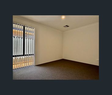 Attractive 4x2 home in whisper quiet location! - Photo 2