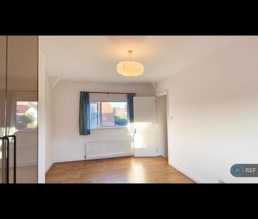 2 bedroom end of terrace house to rent - Photo 5