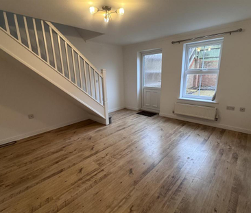 2 bedroom end of terrace house to rent - Photo 5