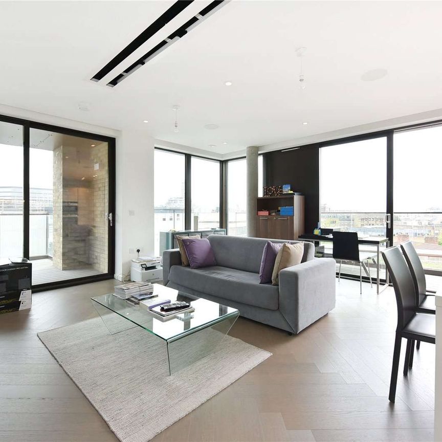 A stunning 1 bedroom penthouse apartment situated on the 5th floor of this impressive boutique development. - Photo 1