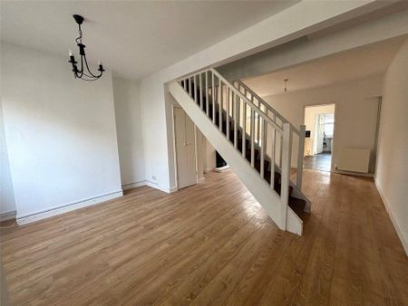 2 bedroom terraced house to rent - Photo 4